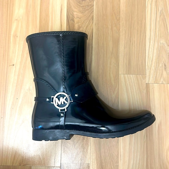 Michael Kors Fulton Harness Rain Bootie - Picture 1 of 6